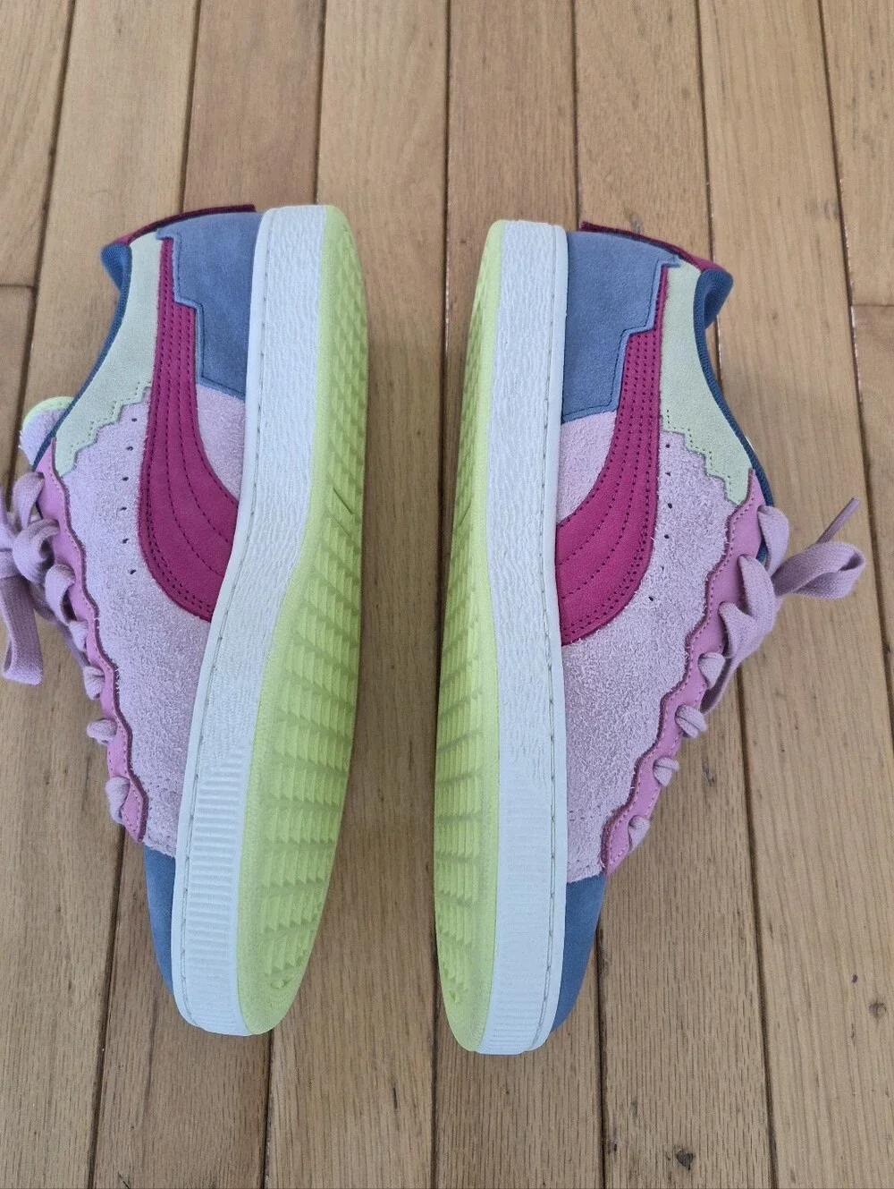 BNWT PUMA x Netflix Squid Game Suede Sneakers Multicolor Men 8.5 Women 10 Pop - Picture 8 of 16